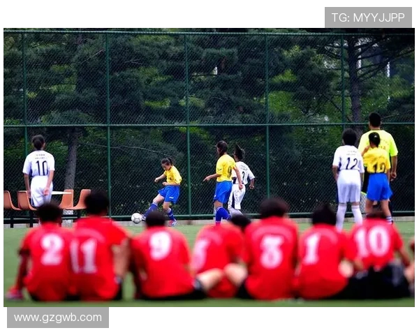 足球运动员的技术训练与小组配合
